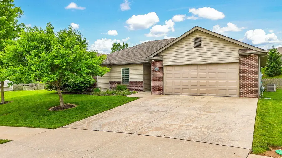 5807 Abbington Ct, Columbia, MO 65203 - #2