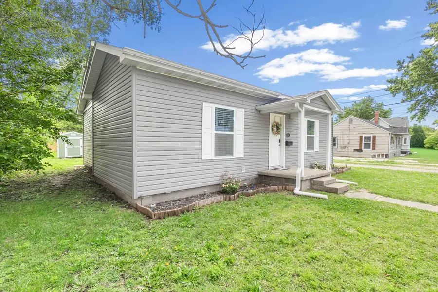 114 S Walnut St, Centralia, MO 65240 - #2