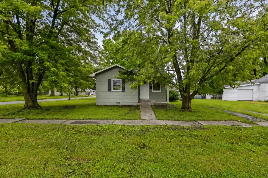 451 S Allen St, Centralia, MO 65240 - #2