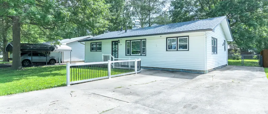 120 Adams St, Centralia, MO 65240 - #2