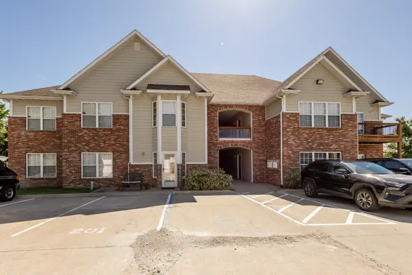 5315 Pebble Beach Dr #203, COLUMBIA, MO 65201