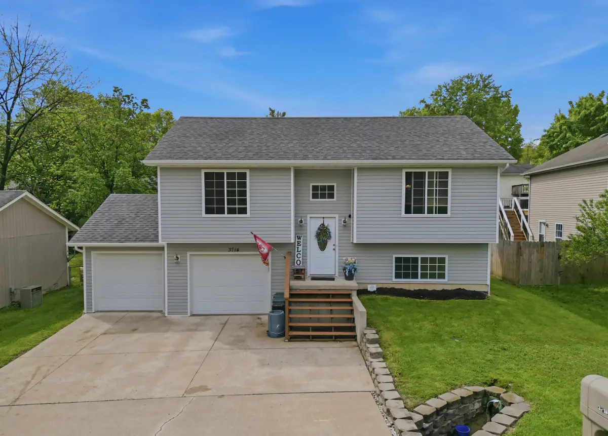 3714 W Campus Dr, Columbia, MO 65203 - #1