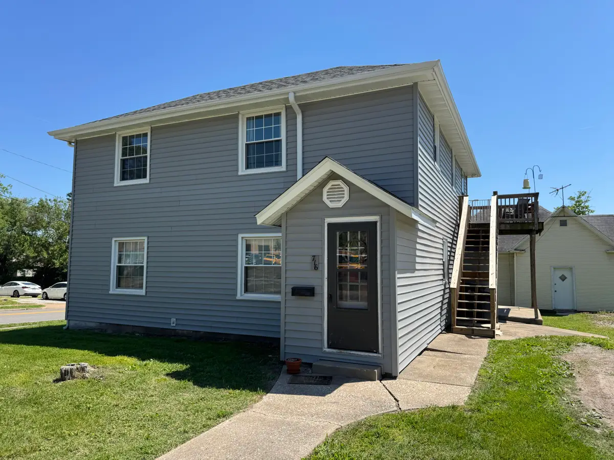 415 N 8th St, Columbia, MO 65201 - #1