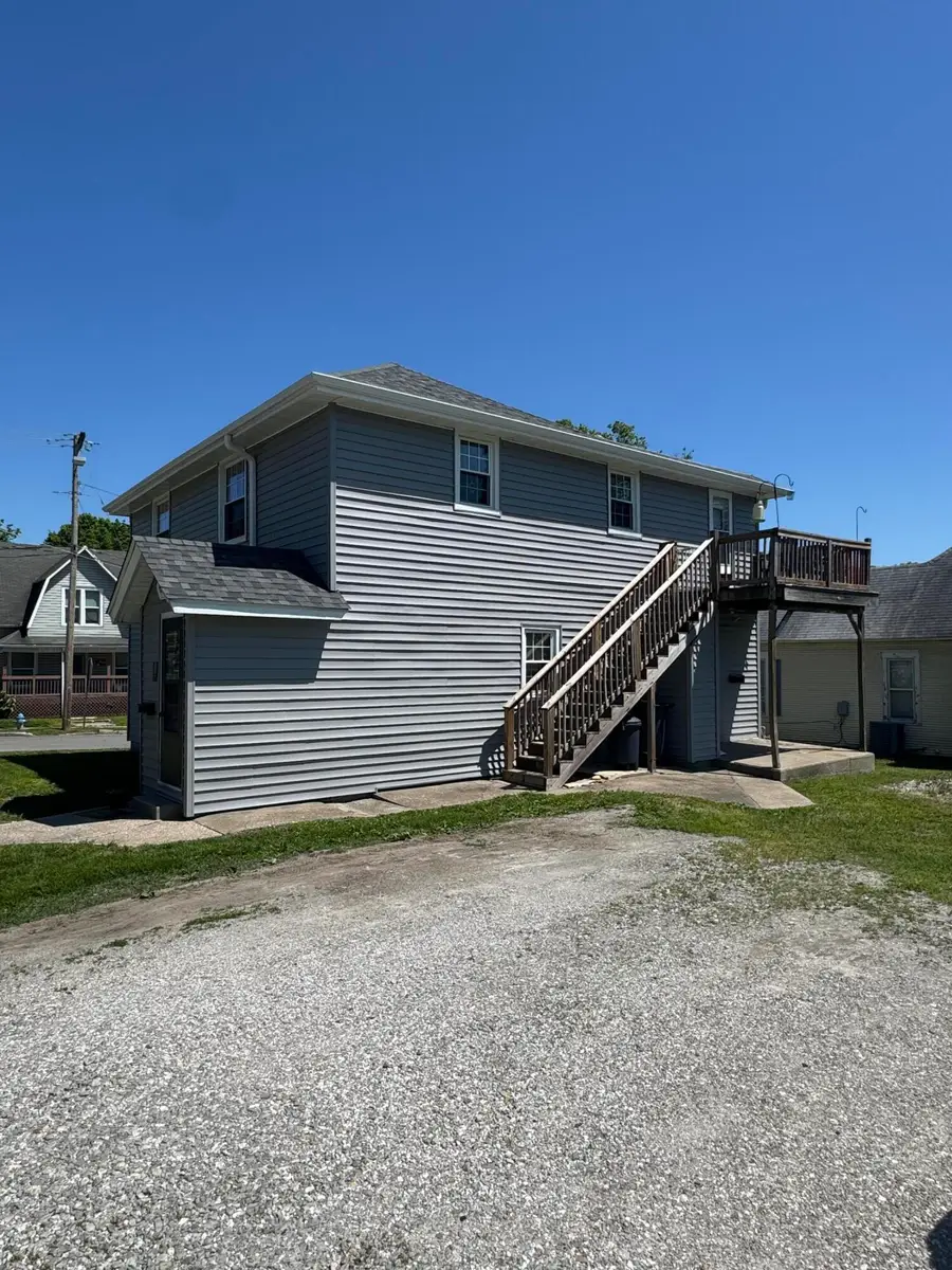 415 N 8th St, Columbia, MO 65201 - #3