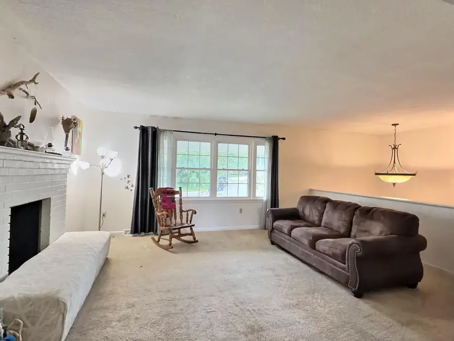1133 Eastview Ct, Boonville, MO 65233 - #3