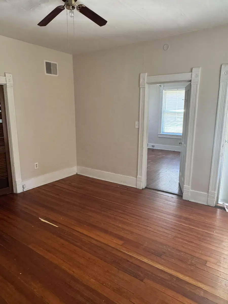 411 N 8th St, Columbia, MO 65201 - #3
