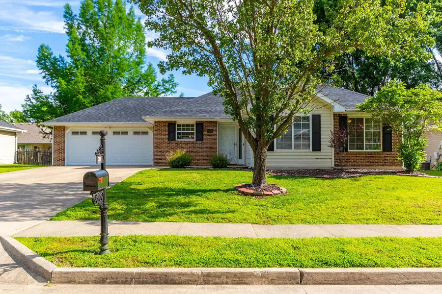 803 Manhattan Dr, Columbia, MO 65201 - #2