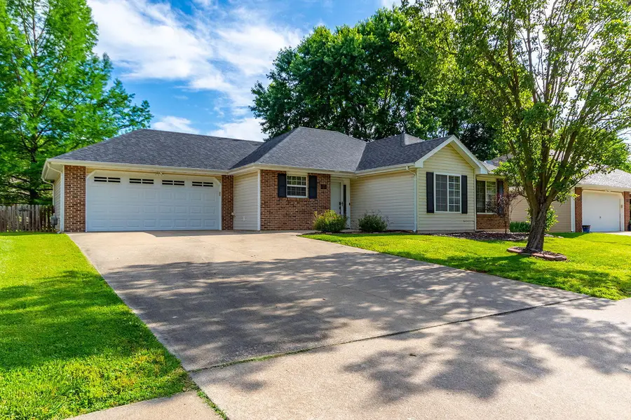 803 Manhattan Dr, Columbia, MO 65201 - #3