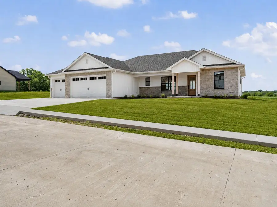 16595 Klinton Dr, Boonville, MO 65233 - #2