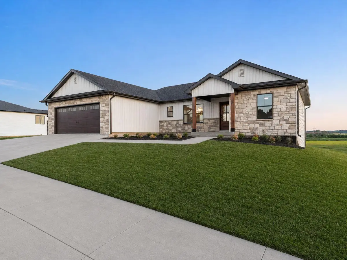 19305 Nicholas Dr, Boonville, MO 65233 - #1
