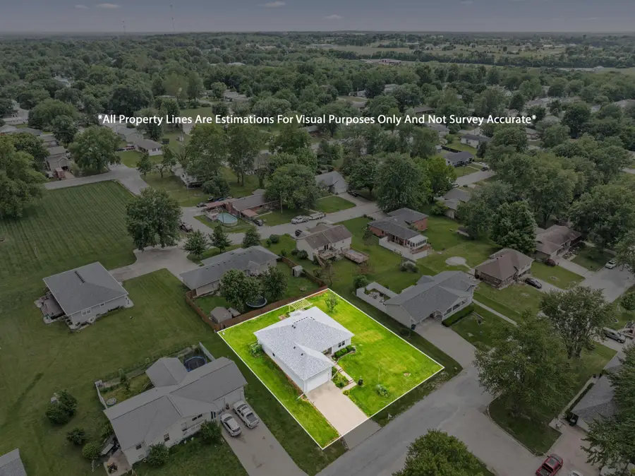 412 W Champain St, Eldon, MO 65026 - #2