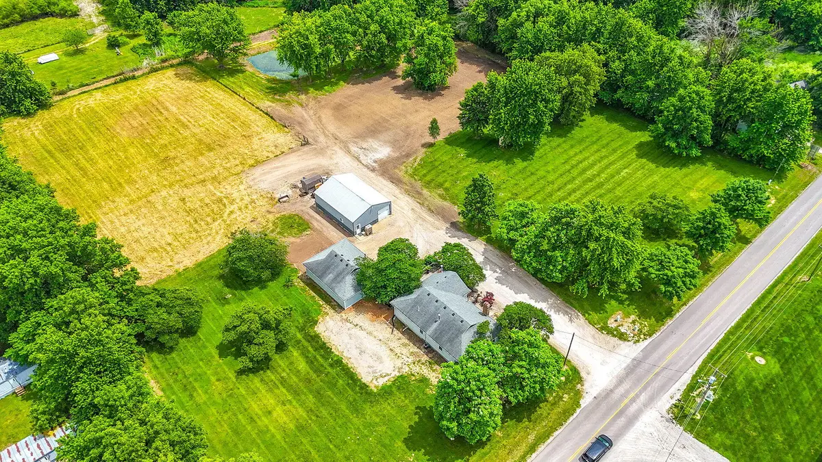 802 S Ogden St, Sturgeon, MO 65284 - #1