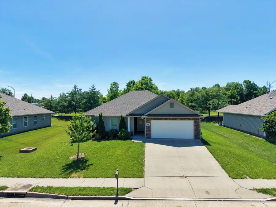 306 Corcoran Dr, Columbia, MO 65202 - #2