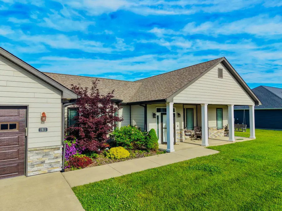 1911 Chariton Ave, Moberly, MO 65270 - #2