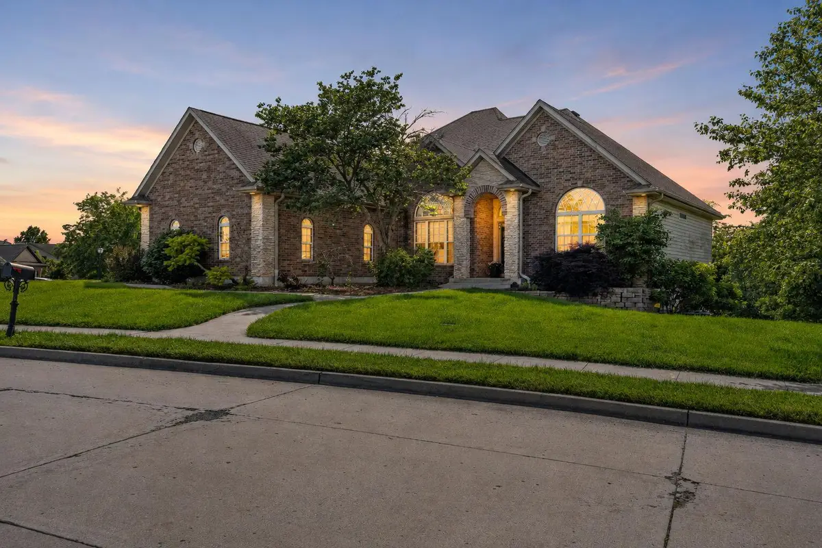 1913 Surrey Ct, Columbia, MO 65203 - #1