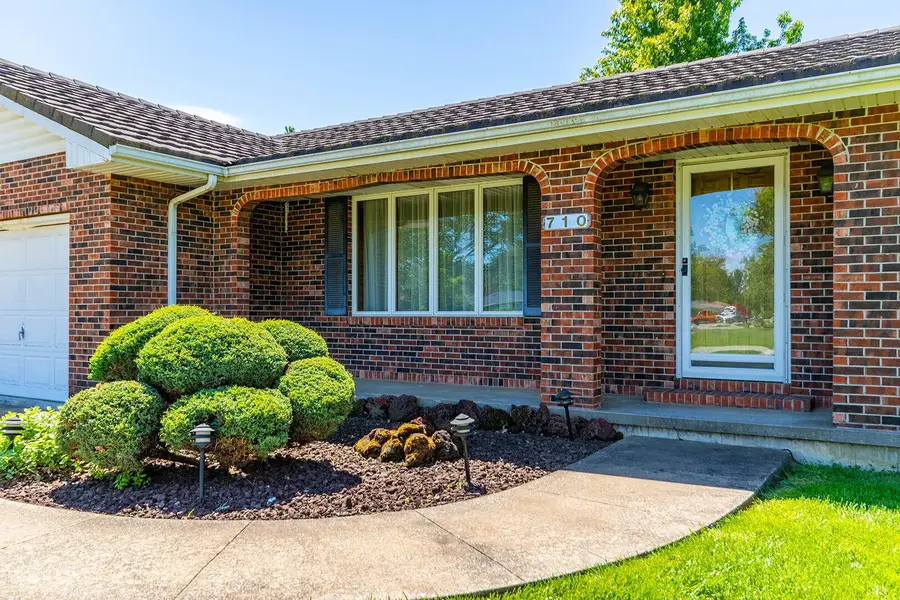 710 E Tarr St, Centralia, MO 65240 - #3