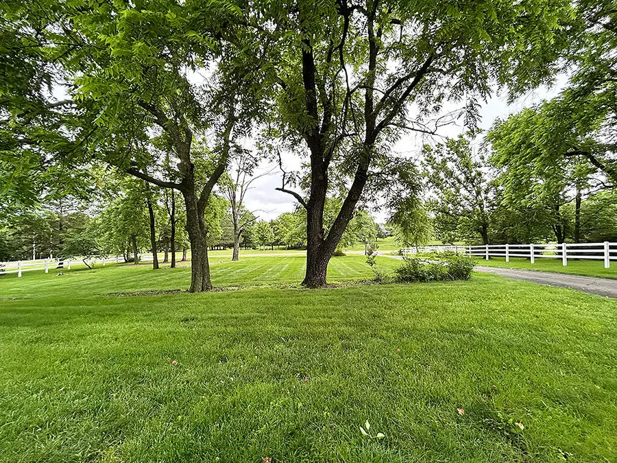 5000 E Eagle Ridge Rd, Columbia, MO 65201 - #2