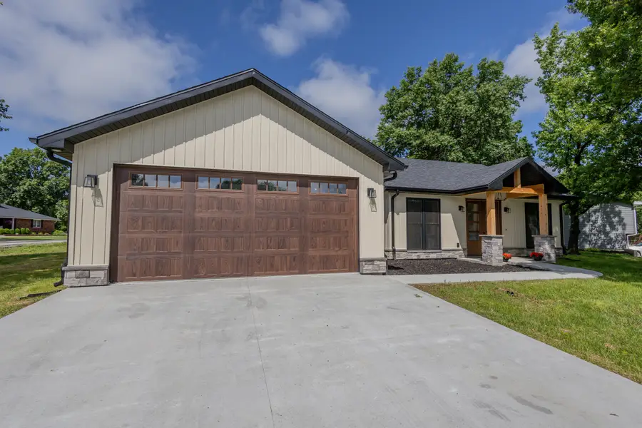 209 Meadowlake Dr, Mexico, MO 65265 - #2