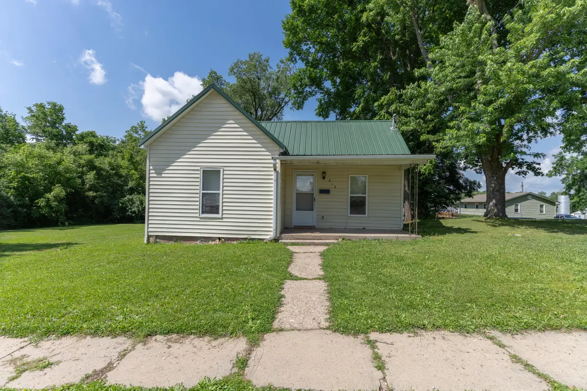 210 W Marion St, Paris, MO 65275 - #1