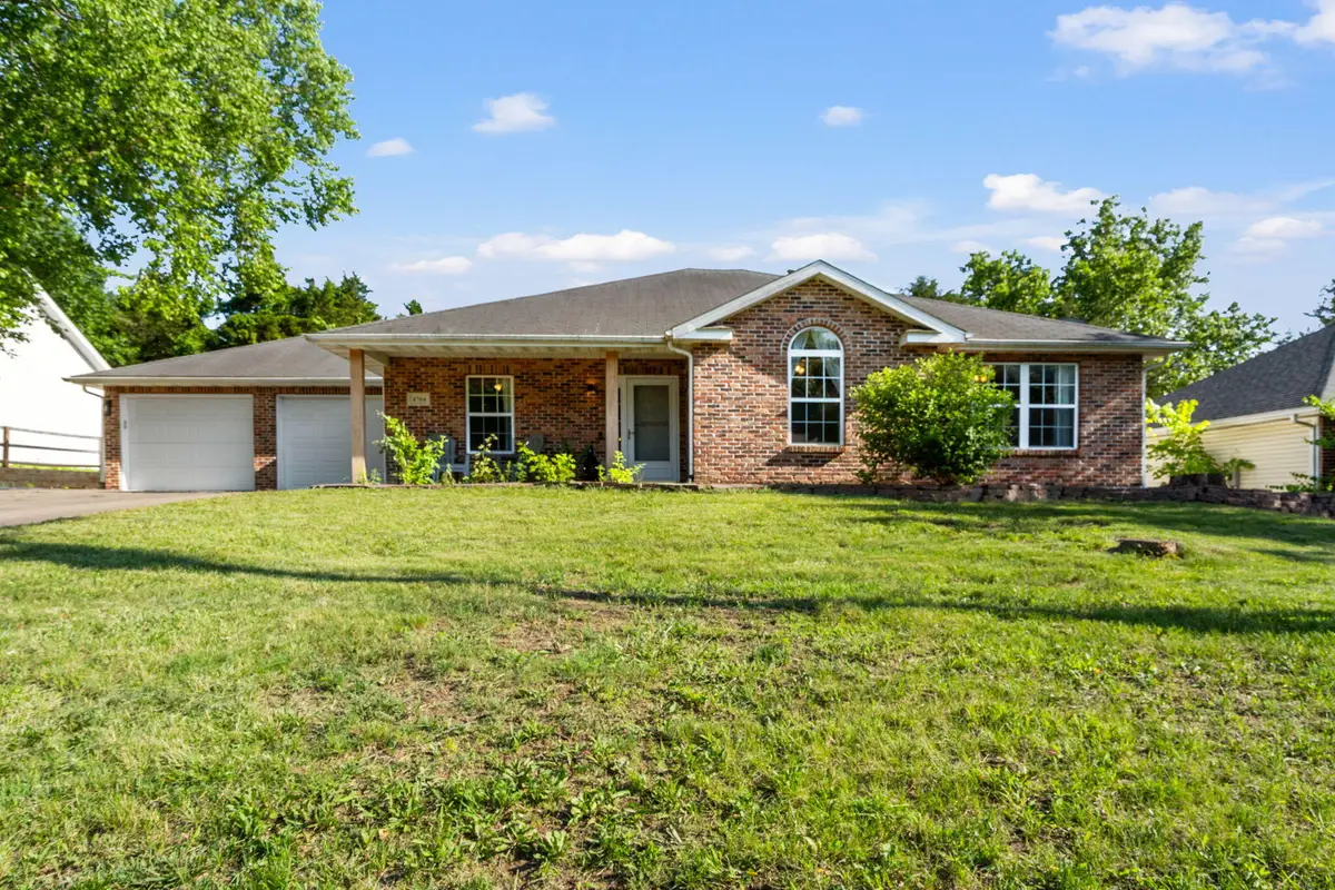 4704 St Charles Rd, Columbia, MO 65201 - #1