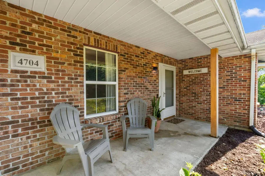 4704 St Charles Rd, Columbia, MO 65201 - #2