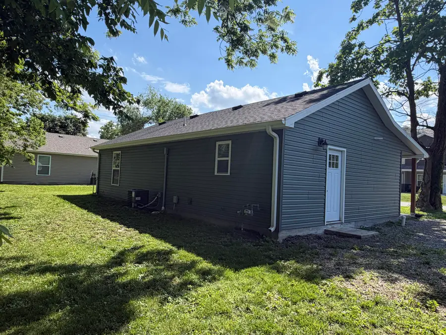 303 Knaus St, Fayette, MO 65248 - #3