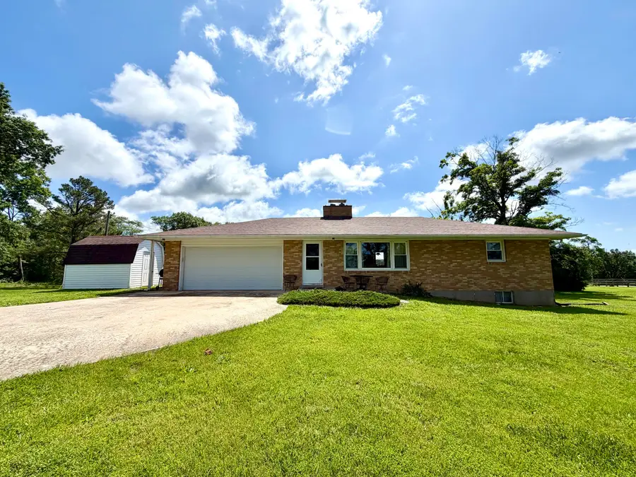 600 E Canole Rd, Sturgeon, MO 65284 - #2