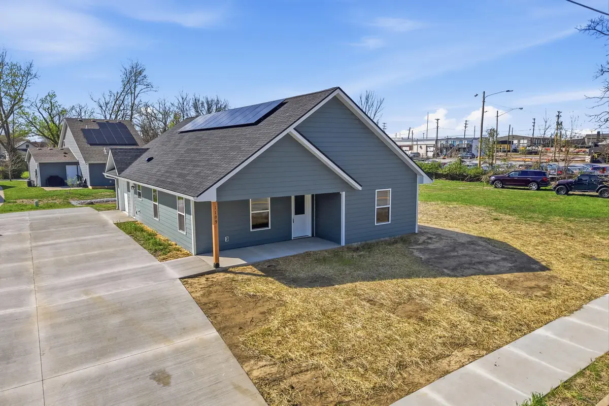 1109 N Eighth St, Columbia, MO 65201 - #1