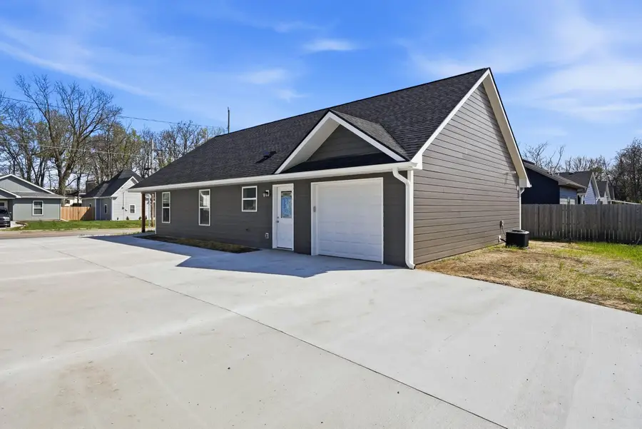 1107 N Eighth St, Columbia, MO 65201 - #3