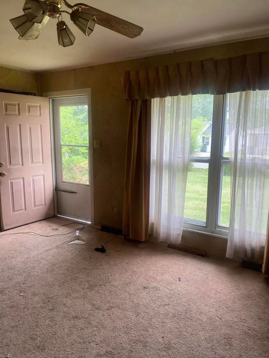 812 Harrison Ave, Moberly, MO 65270 - #2