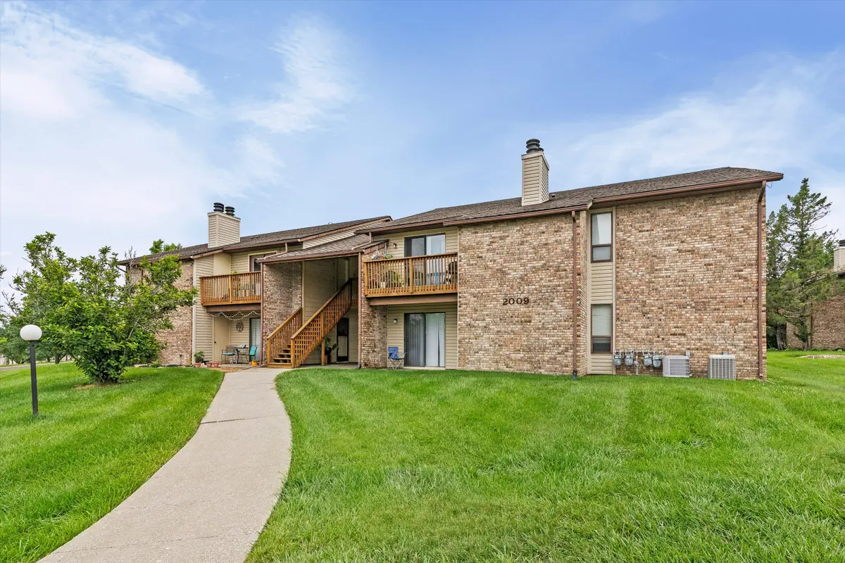 2009 Waterfront Dr #NORTH APT C, Columbia, MO 65202 - #1