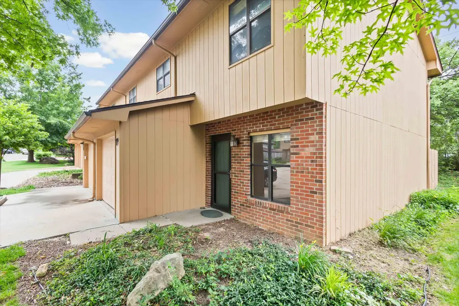 2801 W Broadway, Columbia, MO 65203 - #2