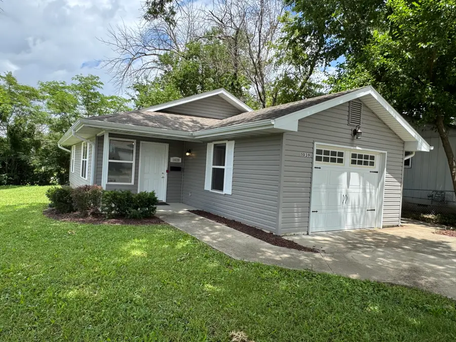 1039 Carrico St, Mexico, MO 65265 - #2