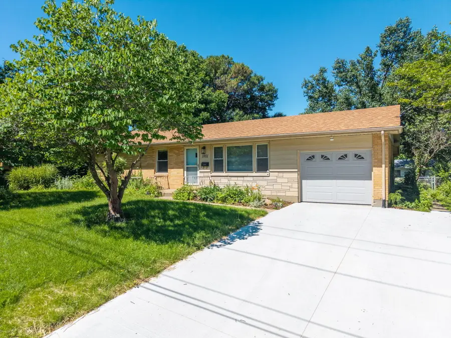 1801 Parkade Blvd, Columbia, MO 65202 - #2