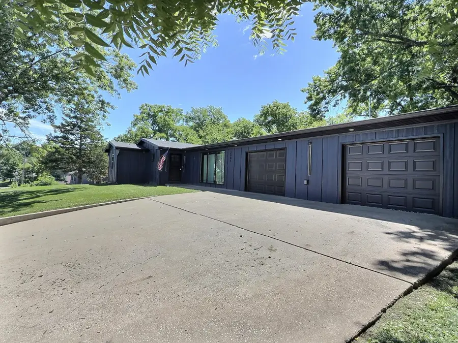 2901 Kenborg, Jefferson City, MO 65109 - #2