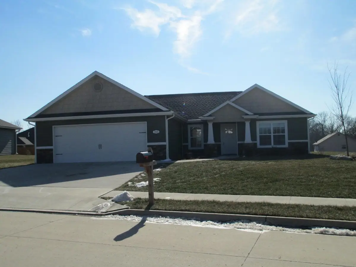 7610 W Black Walnut Dr, Columbia, MO 65202 - #1