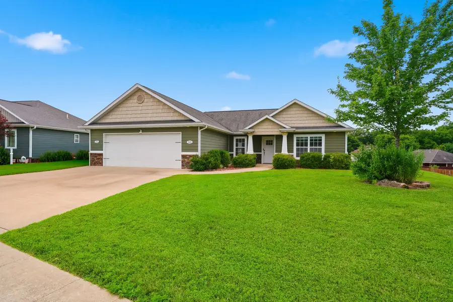 7610 W Black Walnut Dr, Columbia, MO 65202 - #2