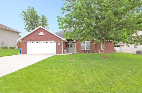 135 Spring Ave, HOLTS SUMMIT, MO 65043