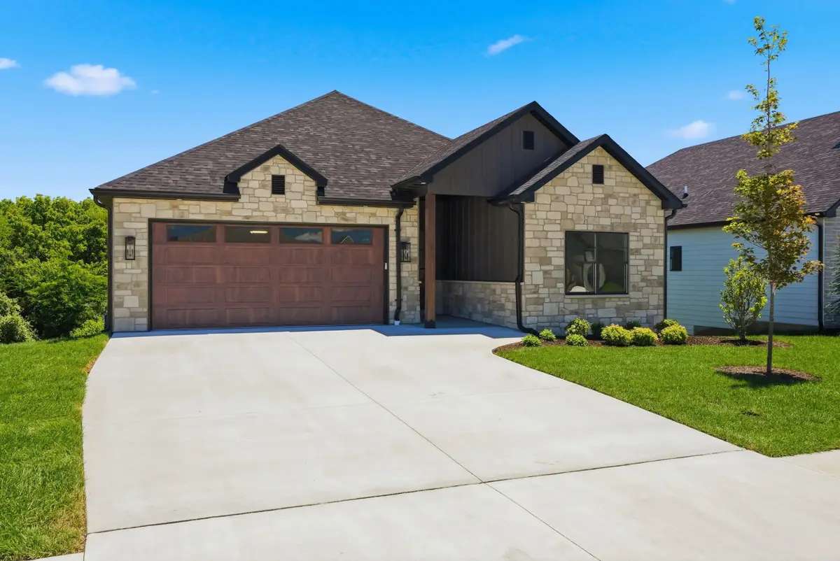 5208 Whisper Dr, Columbia, MO 65203 - #1
