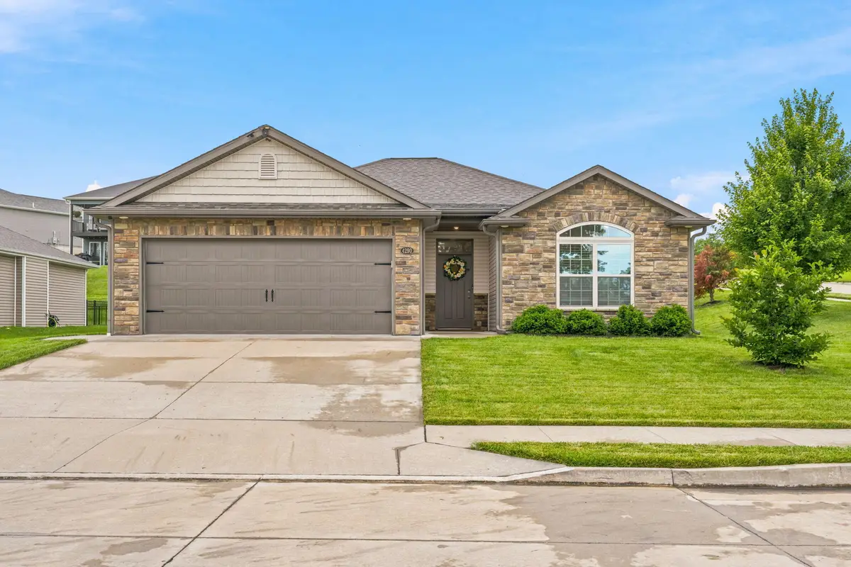 4290 W Nursery Ct, Columbia, MO 65203 - #1