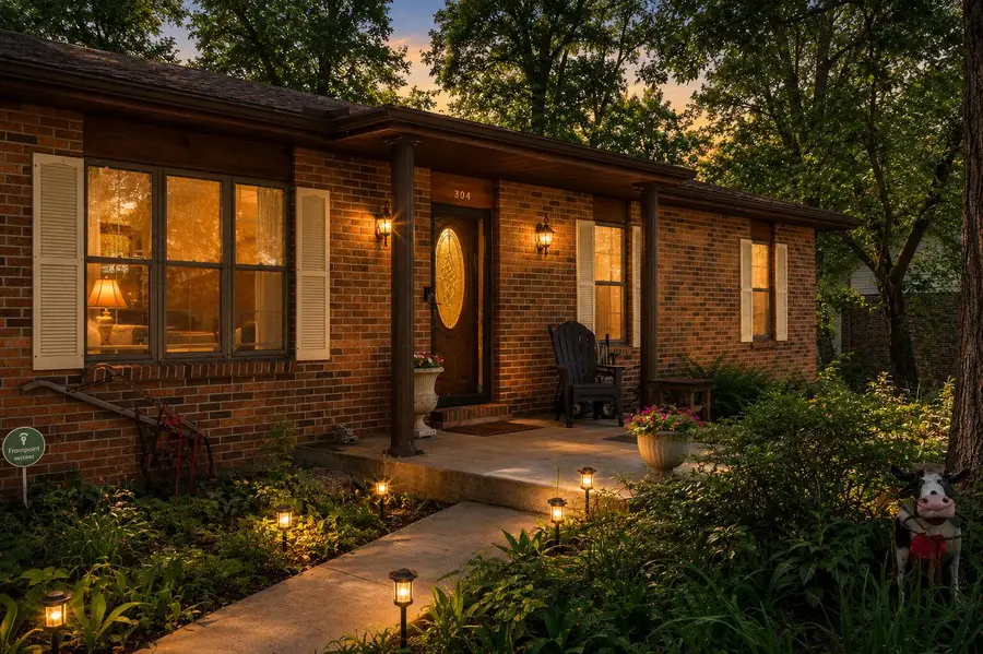 304 Oakridge Ct, Columbia, MO 65203 - #2