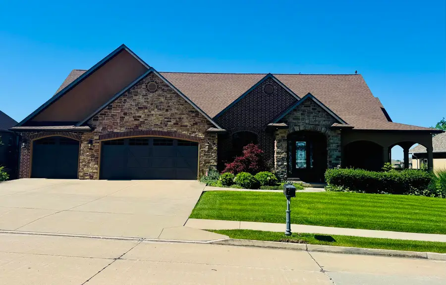 605 Old Hawthorne Dr, Columbia, MO 65201 - #2
