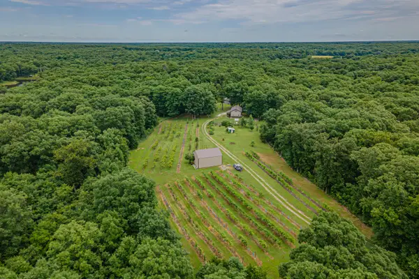 1065 County Road 2680, CLARK, MO 65243