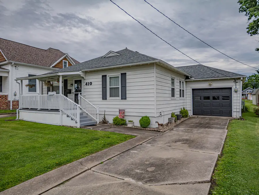 410 E Carpenter St, Moberly, MO 65270 - #2
