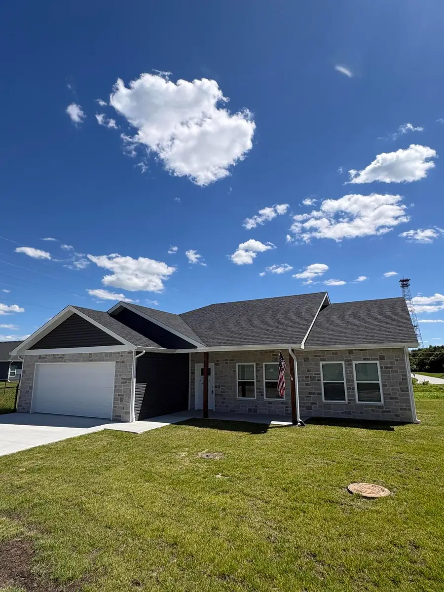 726 Vine Dr, Holts Summit, MO 65043 - #2