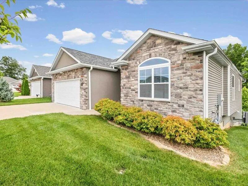 4010 W Perennial Ct, Columbia, MO 65203 - #2
