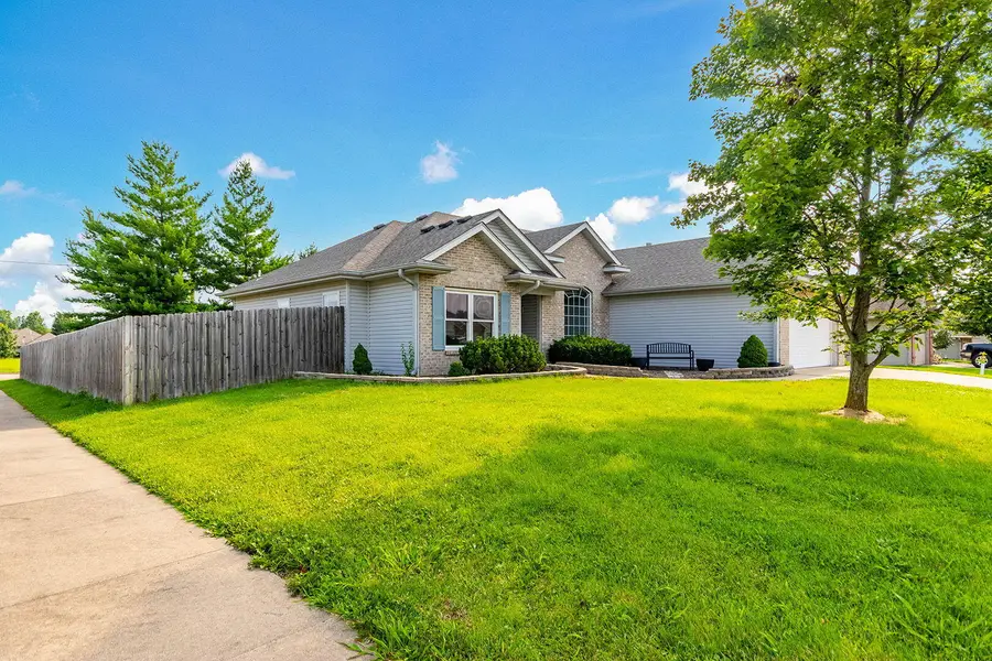 107 Wallaby Way, Columbia, MO 65202 - #3