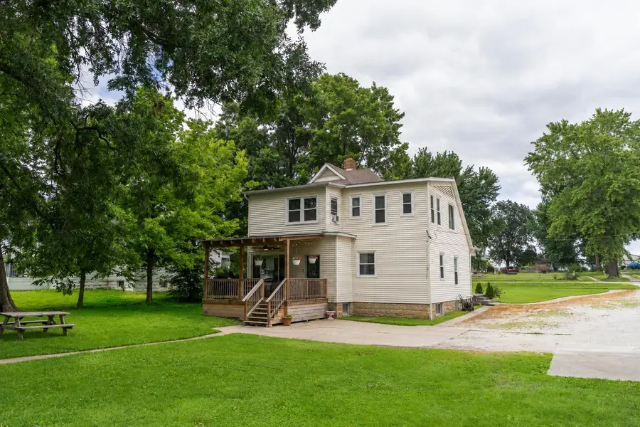 419 N Main St, Huntsville, MO 65259 - #2