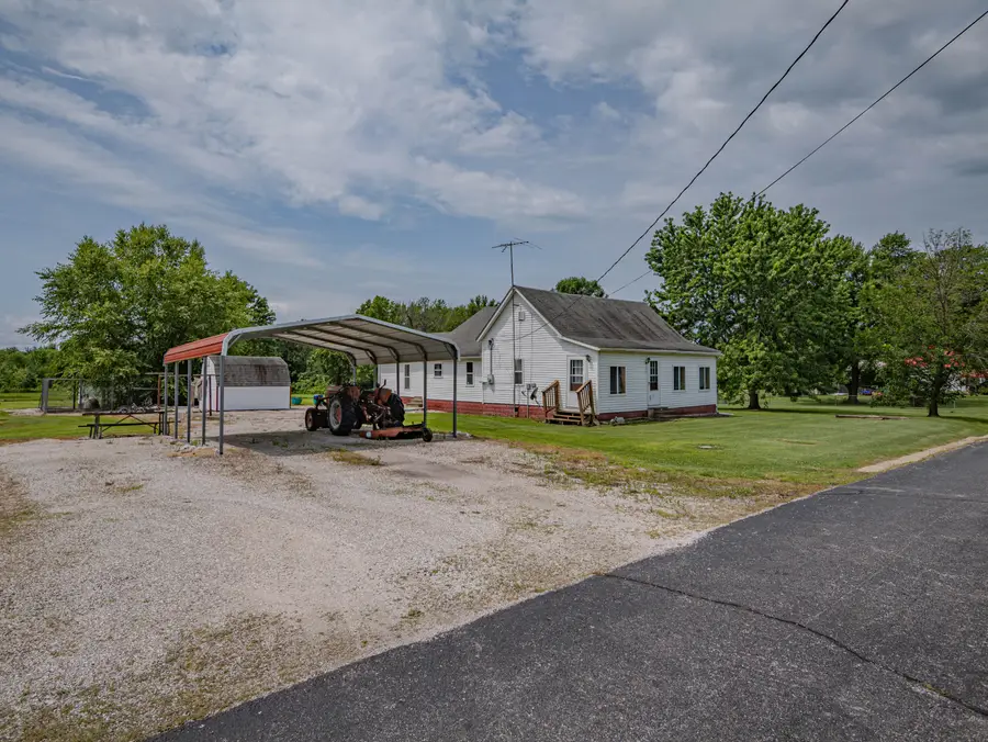 402 W Reid St, Holliday, MO 65258 - #2