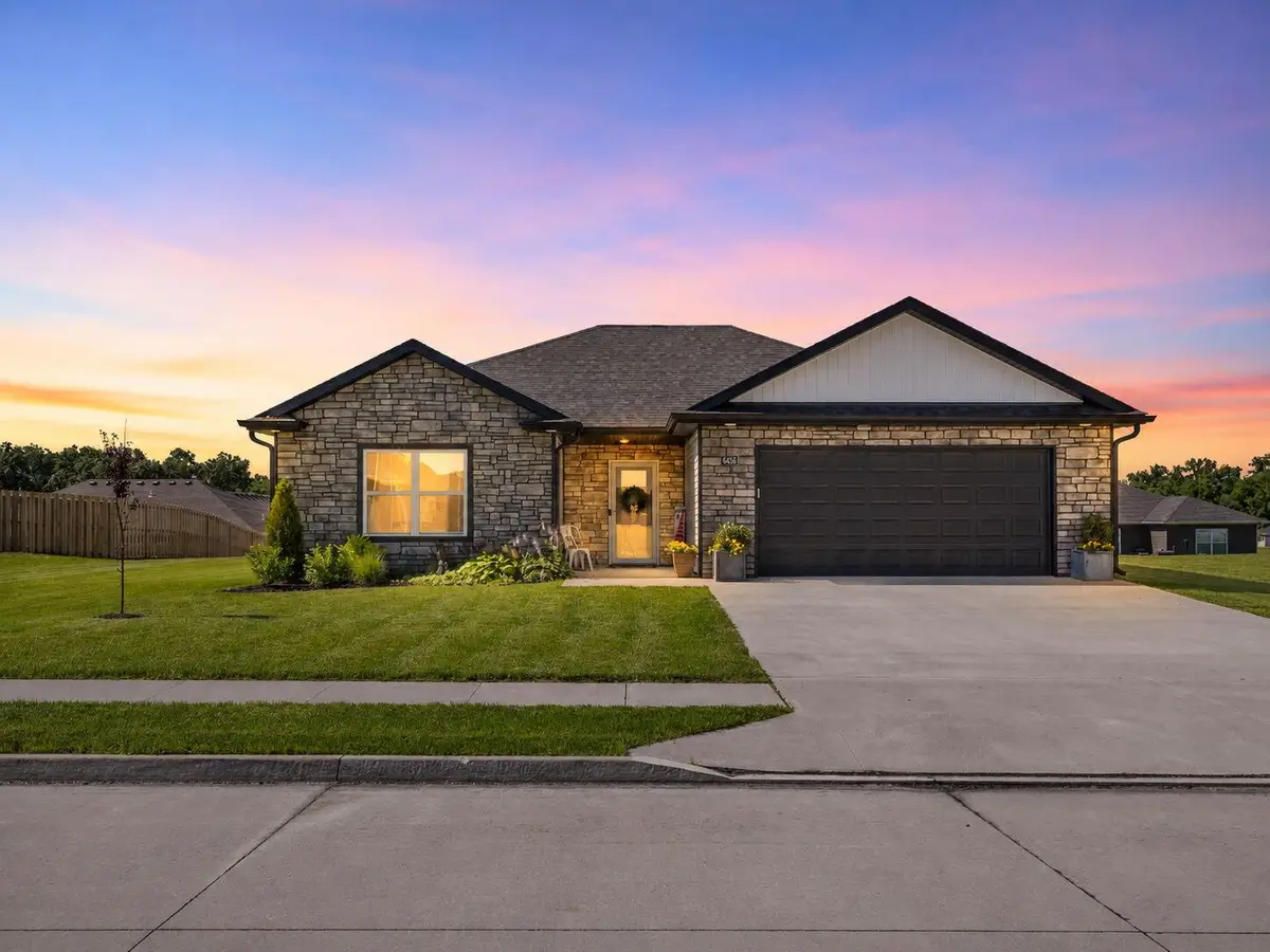 6456 Douglas Pky, Hallsville, MO 65255 - #1